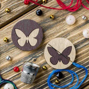 Needle Minder &ndash; &ldquo;Wooden, Double-Sided&rdquo; FLMH-001(W)