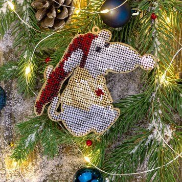 Wooden Bead Embroidery Kit &ndash; &ldquo;Mouse With Cap&rdquo; FLK-232