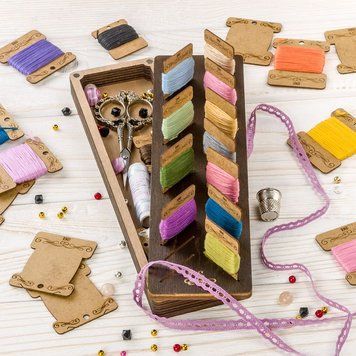 Bobbin Organizer Box &ndash; &ldquo;Dark Rectangular&rdquo; + 28 bobbins FLZB(N)-042