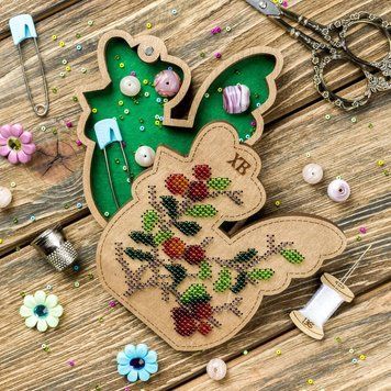 Wooden Bead Embroidery Kit &ndash; &ldquo;Box-Chick&rdquo; (Double-Sided) FLK-422