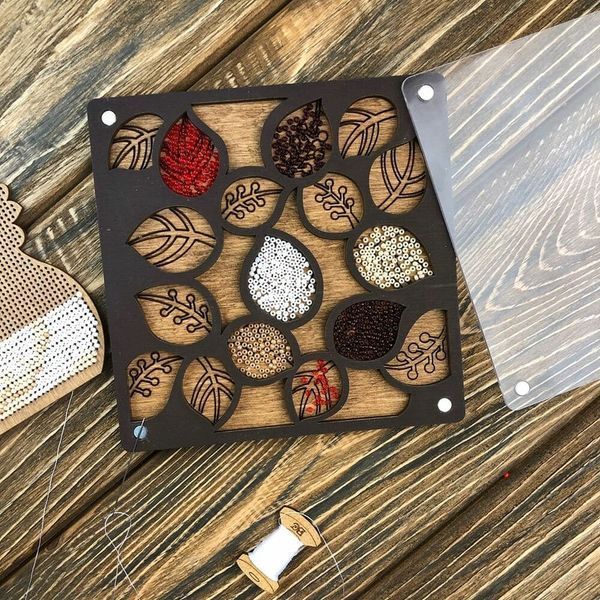 Bead Organizer Box &ndash; &ldquo;Autumn Leaves&rdquo;, With Clear Lid FLZB-042