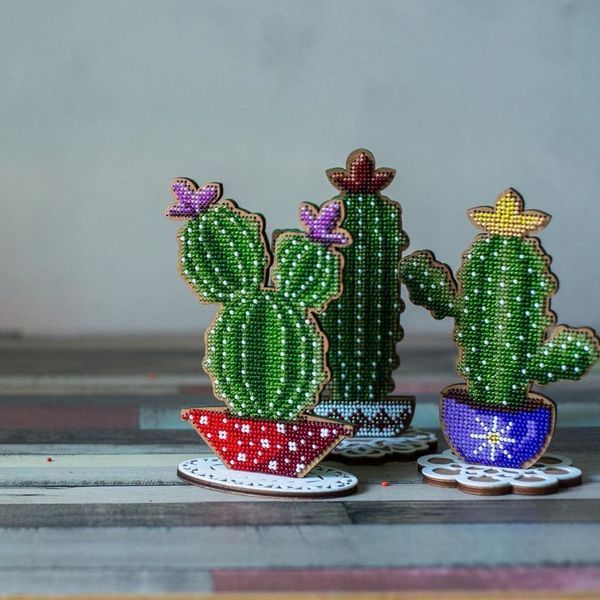 Wooden Bead Embroidery Kit &ndash; &ldquo;Cactus&rdquo; FLK-191