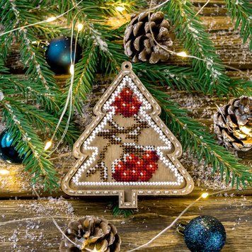 Wooden Bead Embroidery Kit &ndash; &ldquo;Christmas Ornament &ndash; Tree With Rowan Berries&rdquo; FLK-374