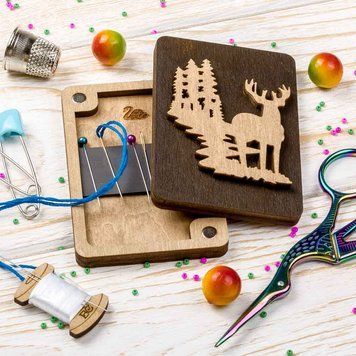 Magnetic Needle Case Rectangular &ndash; &ldquo;Deer in Forest&rdquo; FLZB(N)-031