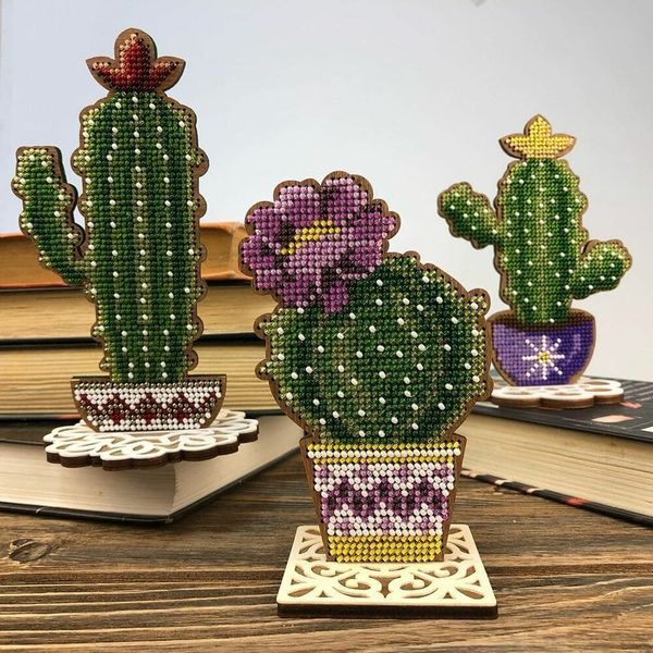Wooden Bead Embroidery Kit &ndash; &ldquo;Cactus&rdquo; FLK-193