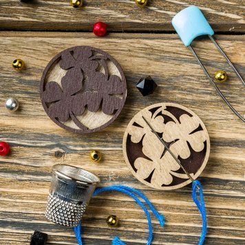 Needle Minder &ndash; &ldquo;Wooden, Double-Sided&rdquo; FLMH-044(W)