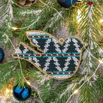 Wooden Bead Embroidery Kit &ndash; &ldquo;Christmas Ornament &ndash; Bird&rdquo; FLK-144