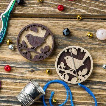Needle Minder &ndash; &ldquo;Wooden, Double-Sided&rdquo; FLMH-045(W)