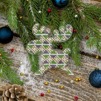 Bead Embroidery Kit (Plastic Base) &ndash; &ldquo;Christmas Ornament &ndash; Moose&rdquo; FLPL-043