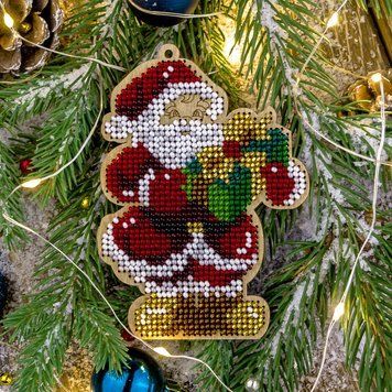 Wooden Bead Embroidery Kit &ndash; &ldquo;Christmas Ornament &ndash; Santa&rdquo; FLK-145