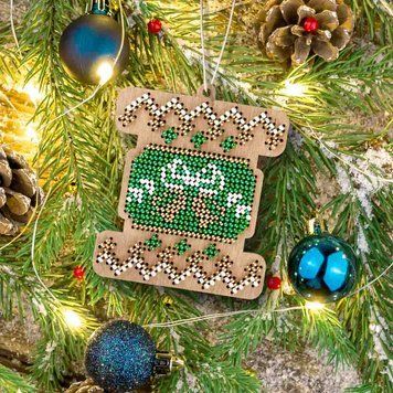 Wooden Bead Embroidery Kit &ndash; &ldquo;Christmas Ornament &ndash; Festive Bobbin&rdquo; FLK-521