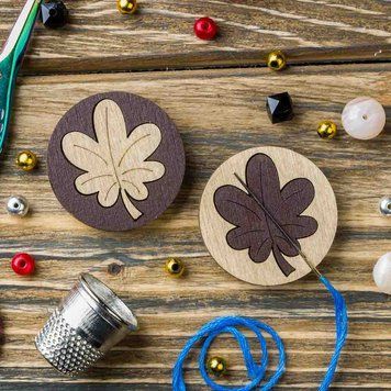 Needle Minder &ndash; &ldquo;Wooden, Double-Sided&rdquo; FLMH-006(W)