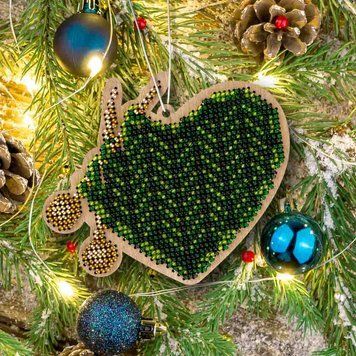 Wooden Bead Embroidery Kit &ndash; &ldquo;Christmas Ornament &ndash; Knitted Heart&rdquo; FLK-522