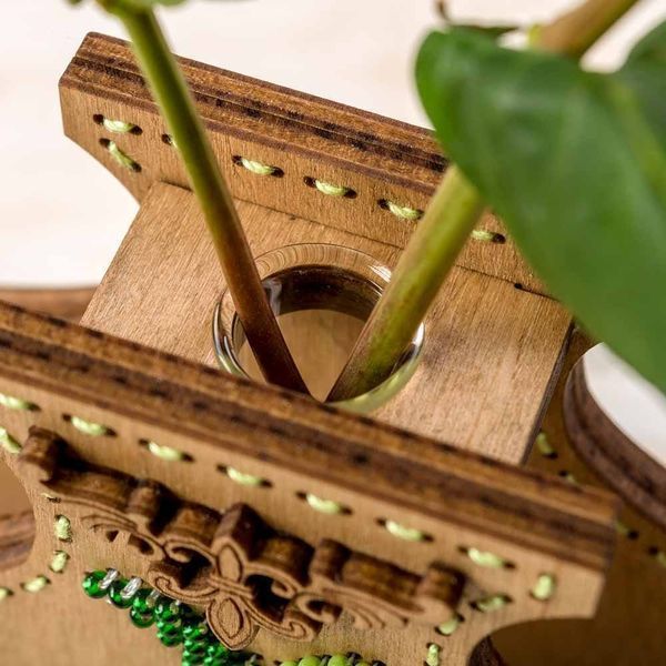 Wooden Bead Embroidery Kit &ndash; &ldquo;Green Dance&rdquo; (Double-Sided Vase) FLK-347