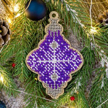 Wooden Bead Embroidery Kit &ndash; &ldquo;Christmas Ornament &ndash; Icicle&rdquo; FLK-148