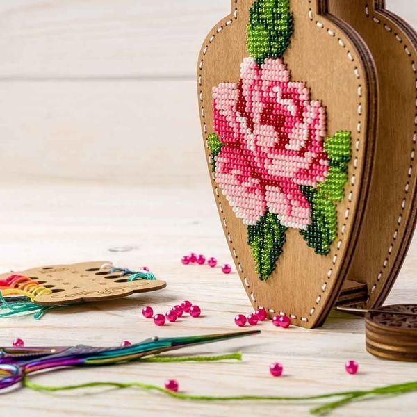 Wooden Bead Embroidery Kit &ndash; &ldquo;Rose&rdquo; (Double-Sided Vase) FLK-350