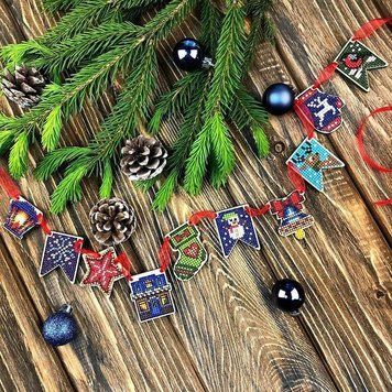 Wooden Embroidery Blanks Set &ndash; &ldquo;New Year Pennants&rdquo; FLSW-009