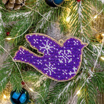 Wooden Bead Embroidery Kit &ndash; &ldquo;Christmas Ornament &ndash; Bird&rdquo; FLK-132