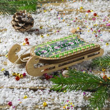Wooden Bead Embroidery Kit &ndash; &ldquo;Sled Ornament &ndash; Pink and Green Pattern&rdquo; FLK-464