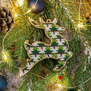 Wooden Bead Embroidery Kit &ndash; &ldquo;Christmas Ornament &ndash; Reindeer&rdquo; FLK-151