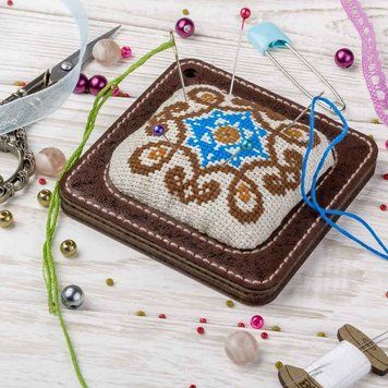 Pincushion Kit &ndash; &ldquo;Blue Accent&rdquo; FLTL-031