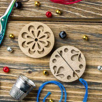 Needle Minder &ndash; &ldquo;Wooden, Double-Sided&rdquo; FLMH-042(W)