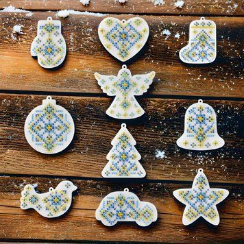 Bead Embroidery Kit (Plastic Base) &ndash; &ldquo;Winter Tale Christmas Ornaments&rdquo; (10 pcs) FLPL-095