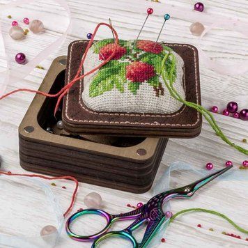 Pincushion Kit &ndash; &ldquo;Strawberry&rdquo; FLTL-033
