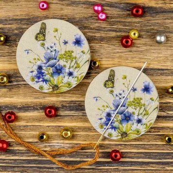 Needle Minder &ndash; &ldquo;Wooden, Double-Sided&rdquo; FLMH-088(W)