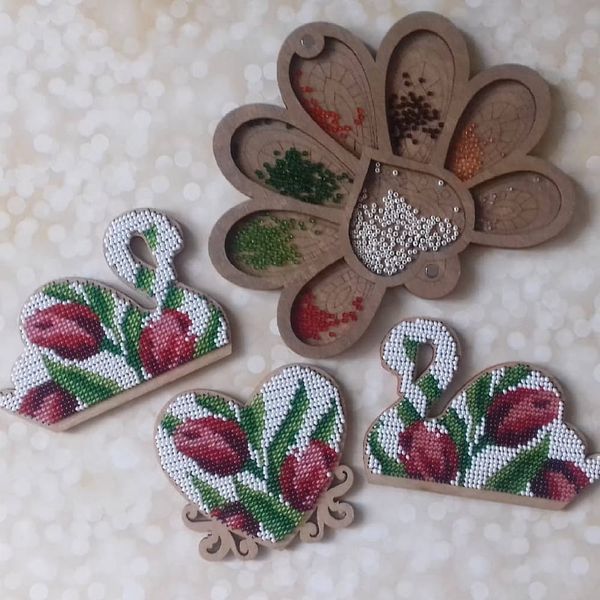 Wooden Bead Embroidery Kit &ndash; &ldquo;Swan&rdquo; FLK-104