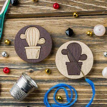 Needle Minder &ndash; &ldquo;Wooden, Double-Sided&rdquo; FLMH-009(W)