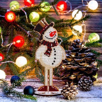 Wooden Bead Embroidery Kit &ndash; &ldquo;Snowman In Hat&rdquo; FLK-206