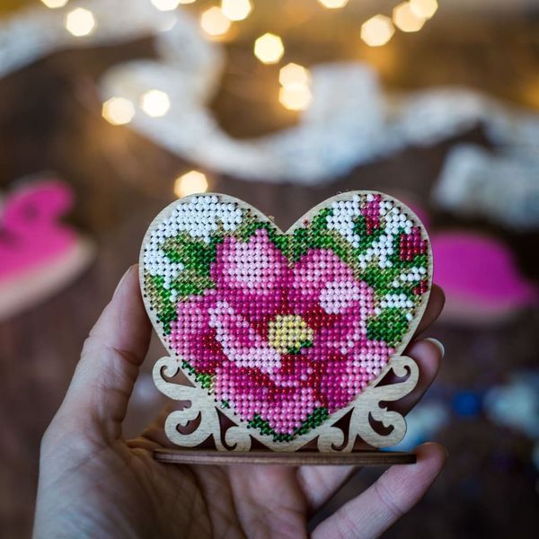 Wooden Bead Embroidery Kit &ndash; &ldquo;Heart&rdquo; FLK-106
