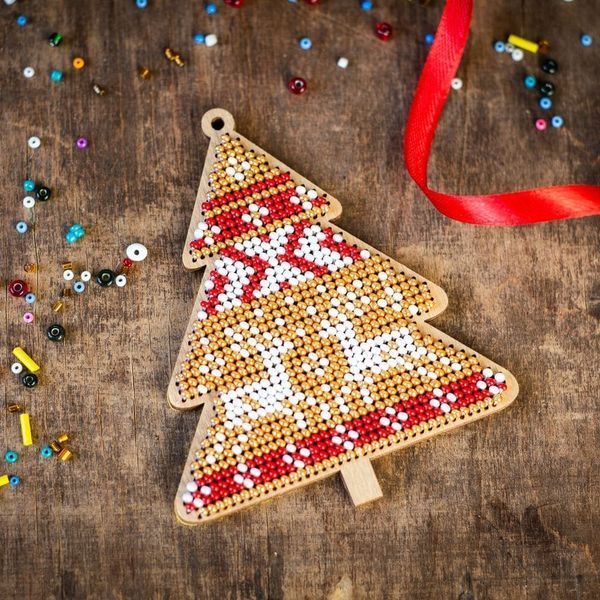 Wooden Bead Embroidery Kit &ndash; &ldquo;Christmas Ornament &ndash; Tree&rdquo; FLK-157