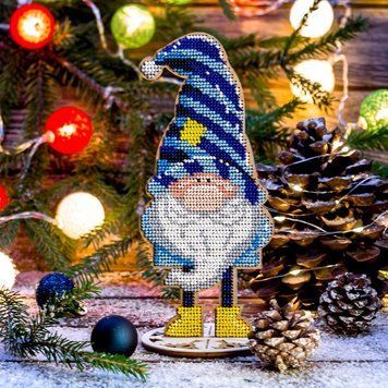 Wooden Bead Embroidery Kit &ndash; &ldquo;Gnome In Blue&rdquo; FLK-208