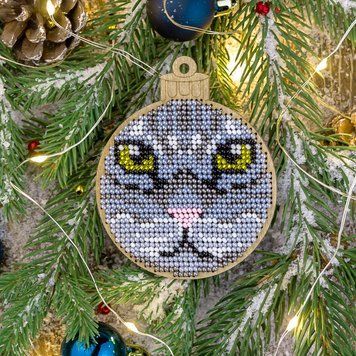 Wooden Bead Embroidery Kit &ndash; &ldquo;Christmas Ornament &ndash; Cat Face&rdquo; FLK-309