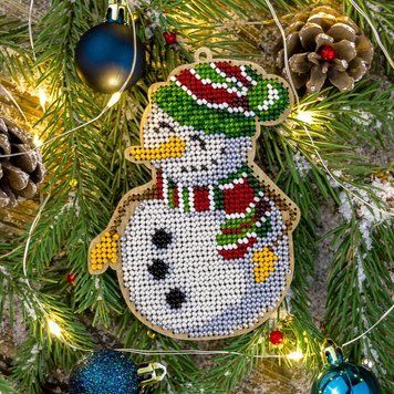 Wooden Bead Embroidery Kit &ndash; &ldquo;Christmas Ornament &ndash; Happy Snowman&rdquo; FLK-390