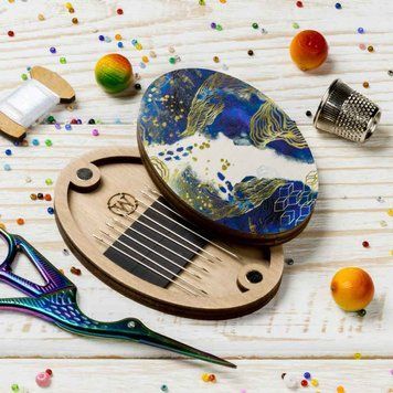 Magnetic Needle Case Oval &ndash; &ldquo;Starry Night&rdquo; FLZB(N)-163