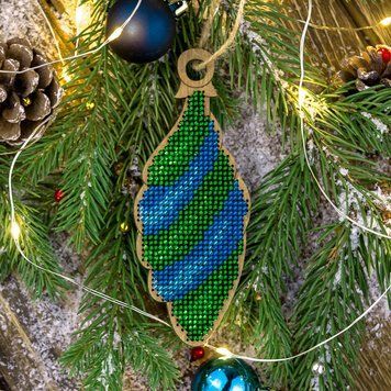 Wooden Bead Embroidery Kit &ndash; &ldquo;Christmas Ornament &ndash; Icicle&rdquo; FLK-059