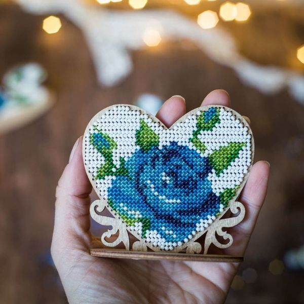 Wooden Bead Embroidery Kit &ndash; &ldquo;Heart&rdquo; FLK-109