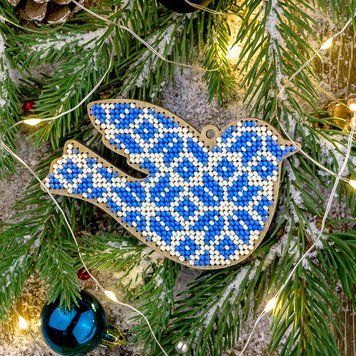 Wooden Bead Embroidery Kit &ndash; &ldquo;Christmas Ornament &ndash; Bird&rdquo; FLK-133