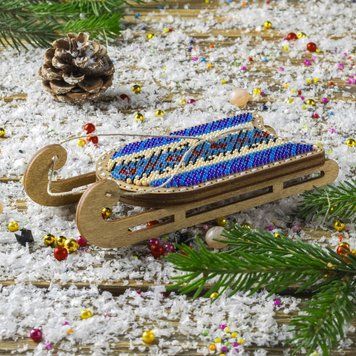 Wooden Bead Embroidery Kit &ndash; &ldquo;Sled Ornament &ndash; Blue and Red Pattern&rdquo; FLK-465