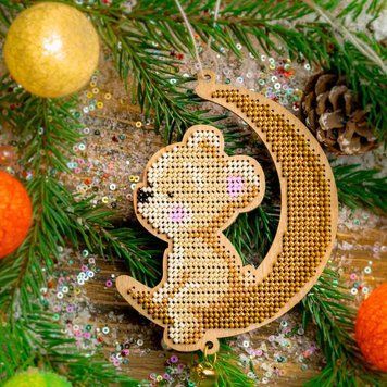 Wooden Bead Embroidery Kit &ndash; &ldquo;Moonlit Dreams &ndash; Bear&rdquo; FLK-509