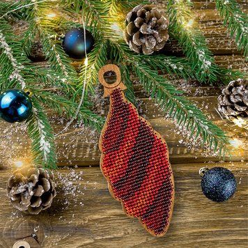 Wooden Bead Embroidery Kit &ndash; &ldquo;Christmas Ornament &ndash; Icicle&rdquo; FLK-060