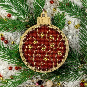 Wooden Bead Embroidery Kit &ndash; &ldquo;Christmas Ornament &ndash; Golden Motifs &ndash; Ball&rdquo; FLK-443