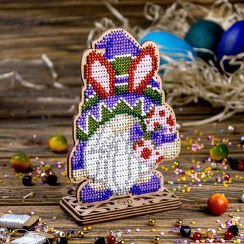 Wooden Bead Embroidery Kit &ndash; &ldquo;Festive Gnome&rdquo; FLK-545