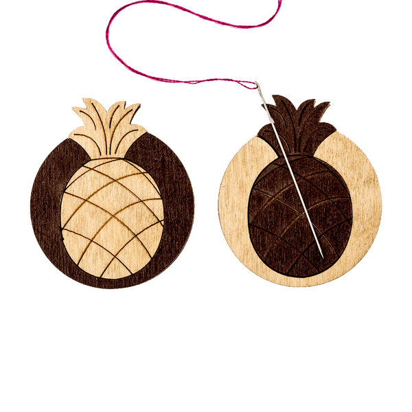 Needle Minder &ndash; &ldquo;Wooden, Double-Sided&rdquo; FLMH-028(W)