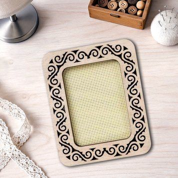 Magnetic Embroidery Frame (6.5 &times; 9 cm inner size) FLMP-004