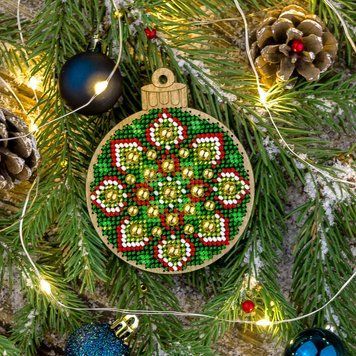 Wooden Bead Embroidery Kit &ndash; &ldquo;Christmas Ornament &ndash; Emerald Tale &ndash; Ball&rdquo; FLK-395