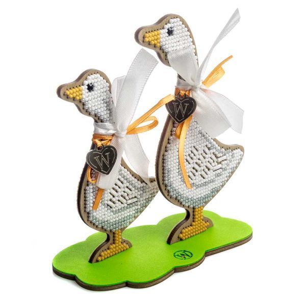Wooden Bead Embroidery Kit &ndash; &ldquo;Happy Little Geese&rdquo; FLK-617